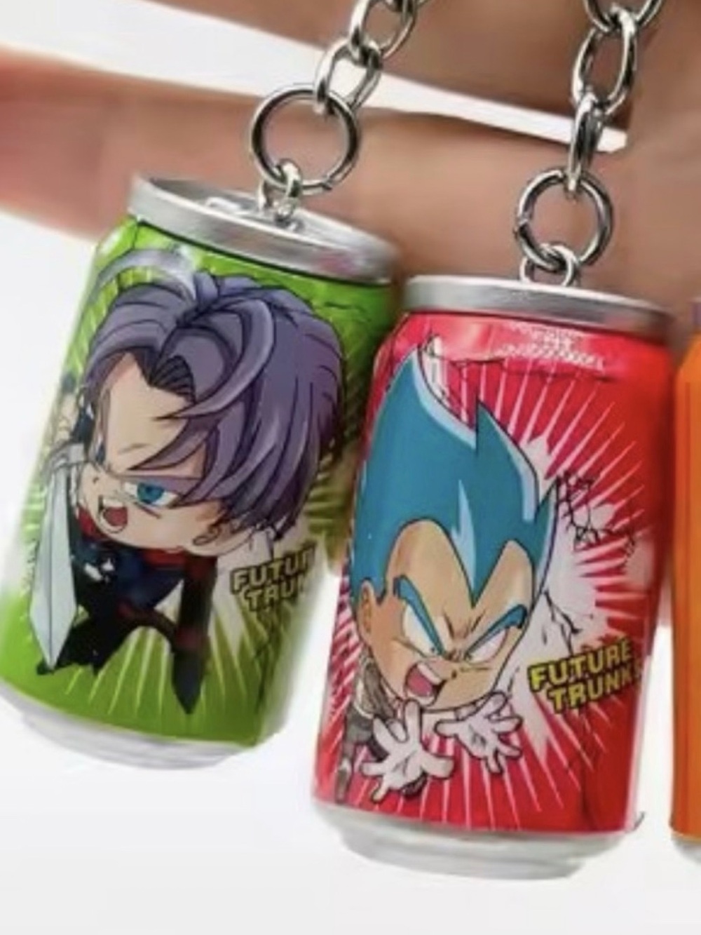 10 pc Can keychains